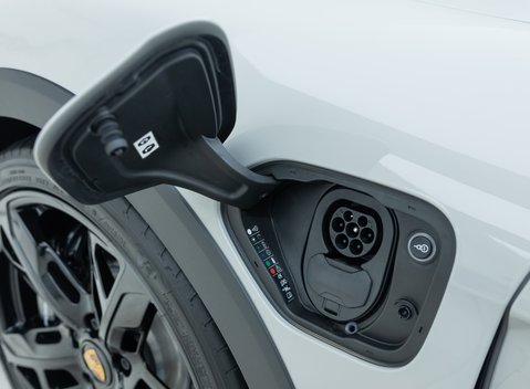 Porsche Taycan 4S Cross Turismo 31