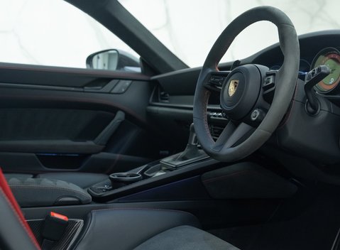 Porsche 911 GT3 (992) 13