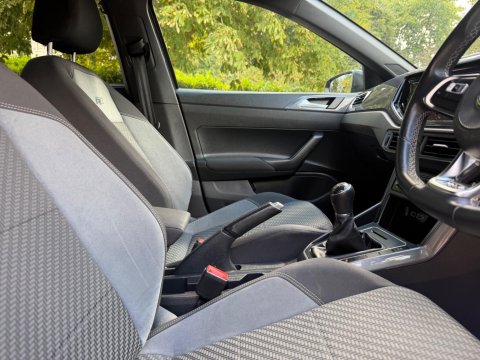 Volkswagen Polo 1.0 TSI R-Line Euro 6 (s/s) 5dr 17