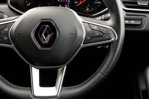 Renault Clio ICONIC TCE 19