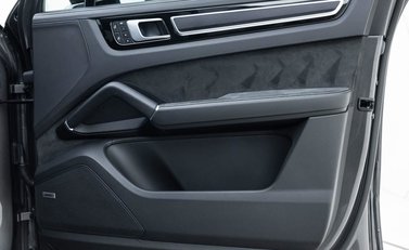 Porsche Cayenne GTS Coupé 21