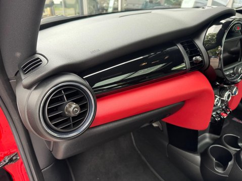 Mini Hatch COOPER S 33
