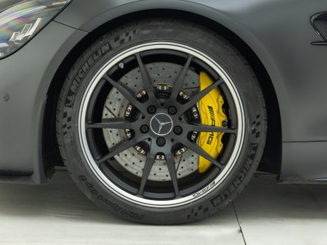 Mercedes-Benz AMG GT R Roadster 