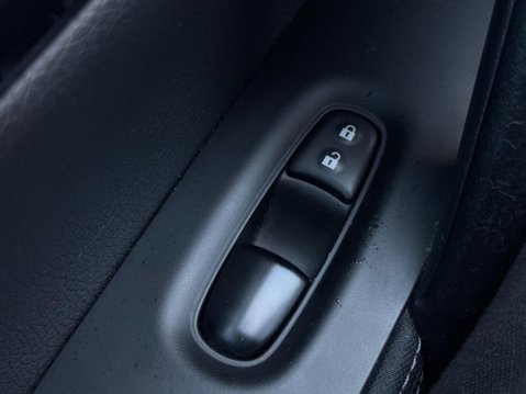 Nissan Qashqai 1.2 DIG-T n-tec 2WD Euro 6 (s/s) 5dr 67