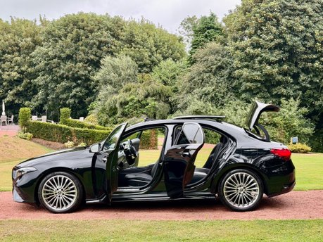 Mercedes-Benz A Class 1.3 A180h MHEV AMG Line (Premium Plus) 7G-DCT Euro 6 (s/s) 4dr 11