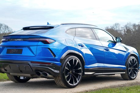 Lamborghini Urus V8