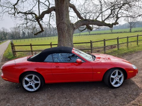 Jaguar XK8 CONVERTIBLE 30