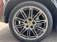 Porsche Cayenne 3.0 TD V6 Platinum Edition SUV 5dr Diesel TiptronicS 4WD Euro 6 (s/s) (262 18