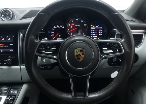 Porsche Macan 3.0 Macan S Semi-Auto 4WD 5dr 17