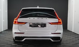 Volvo V60 RECHARGE T8 POLESTAR ENGINEERED AWD FSH Pano Sunroof Pilot Assist HUD +++ 8