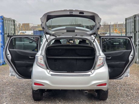 Toyota Yaris 1.5 VVT-h T Spirit Hatchback 5dr Petrol Hybrid CVT Euro 5 (101 ps) 35