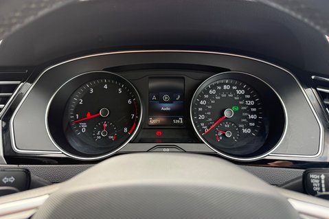 Volkswagen Passat SEL TSI EVO DSG - ONE OWNER - VAT QUALIFYING  39