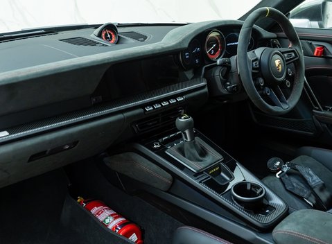 Porsche 911 GT3 RS (992) 21