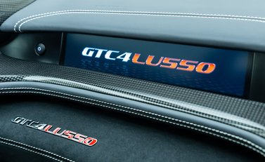 Ferrari GTC4 Lusso V12 21