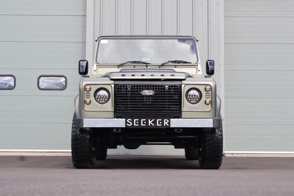 Land Rover Defender 90 HARDTOP HUGE SPEND 4 SEATER WITH SEEKER STYLING BESPOKE BUILD  2