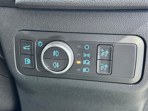 Ford Kuga 2.5 Duratec 14.4kWh ST-Line X Edition CVT Euro 6 (s/s) 5dr 31