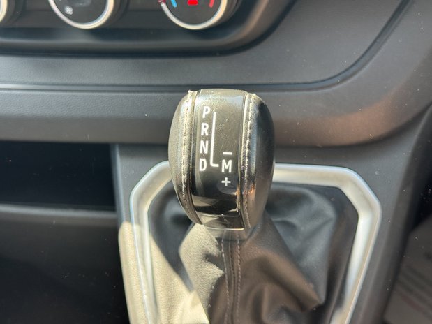 Renault Trafic AUTO SWB L1H1 Low Roof Business SL29 Air Con Sensors EURO 6 41