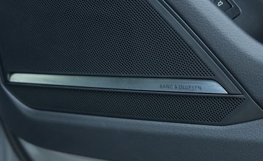 Audi RS6 Avant Carbon Black 25