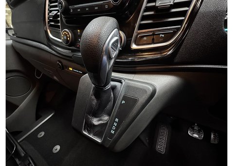 Ford Transit Custom 2.0 300 EcoBlue Limited Crew Van Double Cab 5dr Diesel Auto L2 H1 Euro 6 (s 60