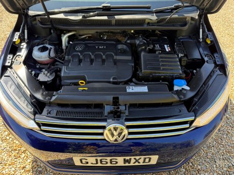 Volkswagen Touran 1.6 TDI BlueMotion Tech SE Family DSG Euro 6 (s/s) 5dr 14