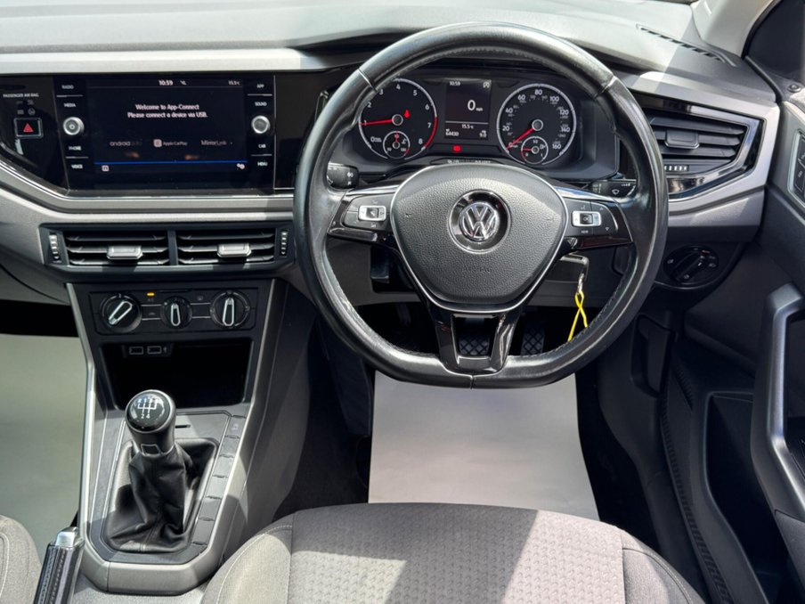 2019 Volkswagen Polo — image 2