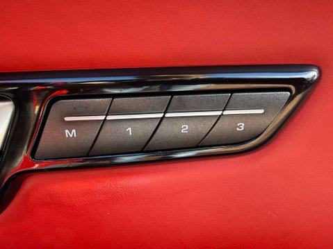 Land Rover Range Rover Evoque 2.0 TD4 HSE Dynamic SUV 5dr Diesel Auto 4WD Euro 6 (s/s) (180 ps) 52