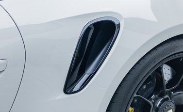Porsche 911 Turbo S 37