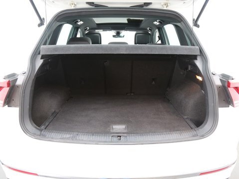 Volkswagen Tiguan 2.0 TDI BlueMotion Tech R-Line DSG Euro 6 (s/s) 5dr 26