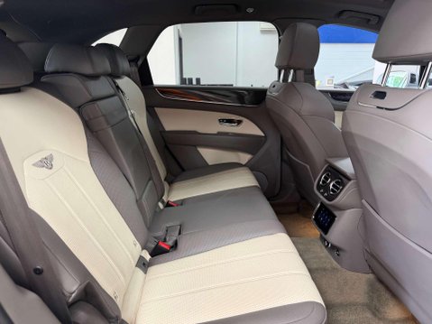 Bentley Bentayga 4.0 V8 SUV 5dr Petrol Auto 4WD Euro 6 (s/s) (550 ps) 36