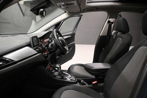 BMW 2 Series 1.5 218i SE Auto 5dr 44