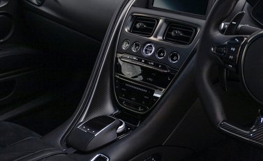 Aston Martin DBS Superleggera 18