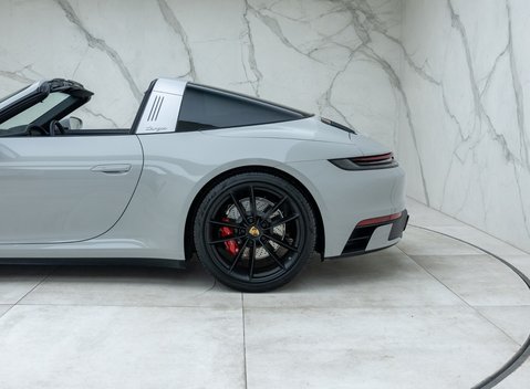 Porsche 911 Targa 4S (992) 40