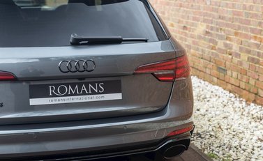 Audi RS4 Avant Sport Edition 25