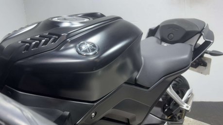 Yamaha R125 YZF 2023 ONLY 4K 1 OWNER NEW MOT SERVICED SPORTS BIKE 125CC 19