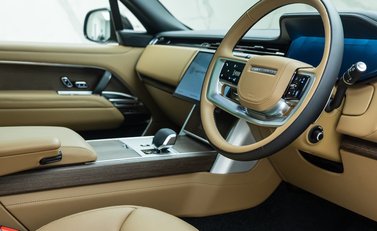 Land Rover Range Rover P400 AUTOBIOGRAPHY LWB 10