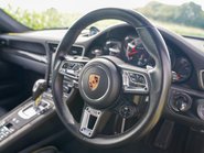 Porsche 911 TURBO S PDK 12