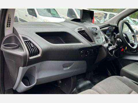 Ford Transit Custom 2.2 TDCi 270 Panel Van 5dr Diesel Manual L1 H2 (186 g/km, 98 bhp) 46