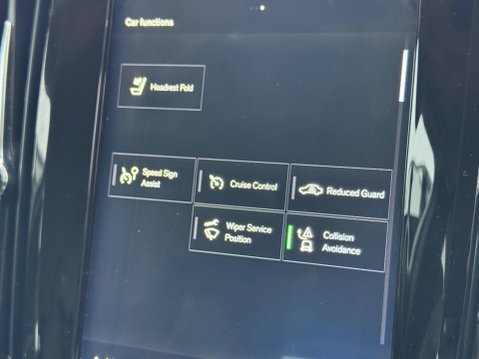 Volvo V90 2.0 D4 Momentum Auto Euro 6 (s/s) 5dr 21