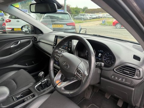 Hyundai i30 1.6 CRDi Blue Drive Premium Euro 6 (s/s) 5dr 6