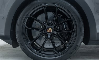 Porsche Cayenne TURBO E-HYBRID GT 31