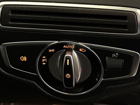 Mercedes-Benz C Class C300 BLUETEC HYBRID AMG LINE PREMIUM 22