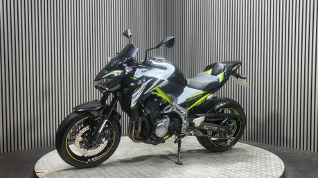 Kawasaki Z900 2019 69 PLATE FULL AKRAPOVIC ONLY 15K STUNNING NAKED BIKE 6