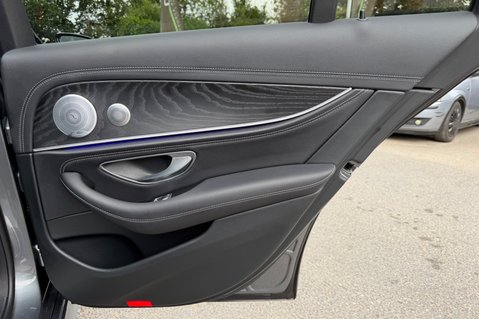 Mercedes-Benz E Class E 220 D AMG LINE NIGHT EDITION PREMIUM PLUS - 8 SERVICES RECORDED  33