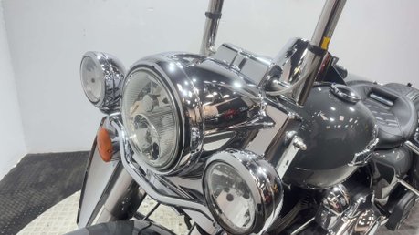 Harley-Davidson Touring 1745 FLHR ROADKING 2017 8K CUSTOM BAGGER MOT 1 OFF BIKE 39
