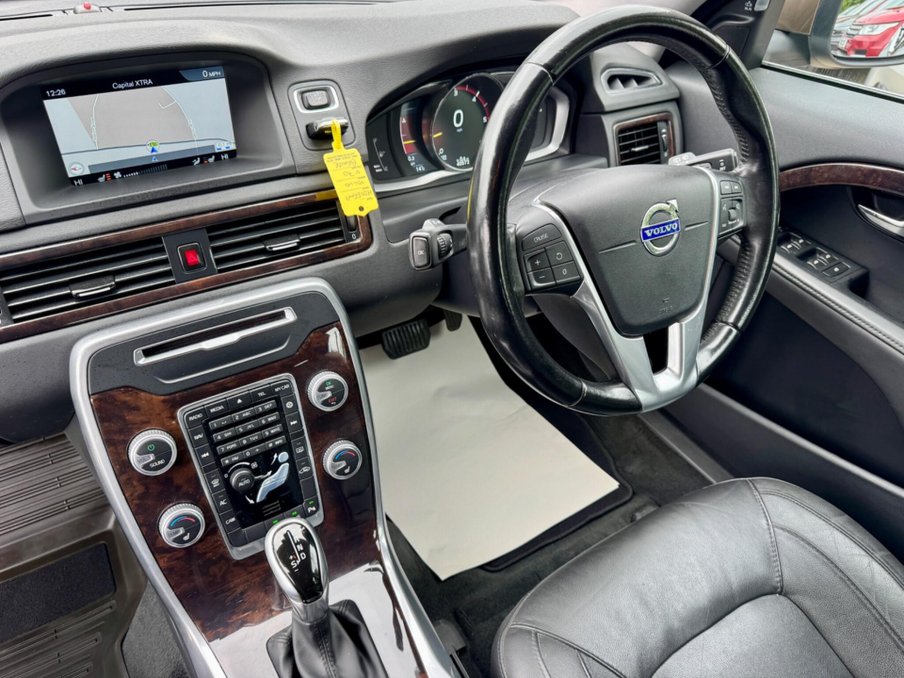 2015 Volvo V70 — image 14