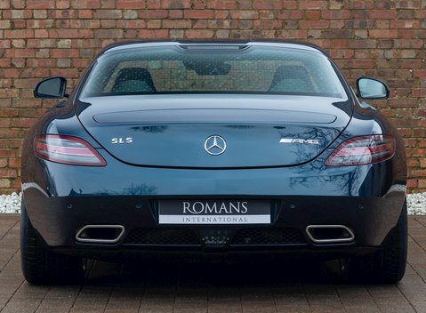 Mercedes-Benz SLS AMG 5