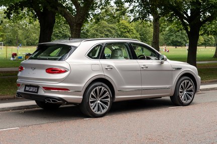 Bentley Bentayga V8 3