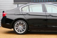 BMW 3 Series 2.0 320i Luxury Auto 4dr 10