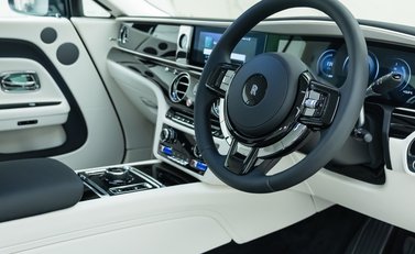 Rolls-Royce Spectre 10