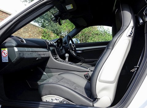 Porsche Boxster Spyder 30